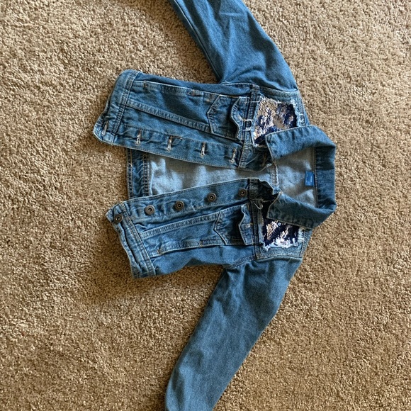 This beautiful blue Jean jacket sparkles - Picture 2 of 3